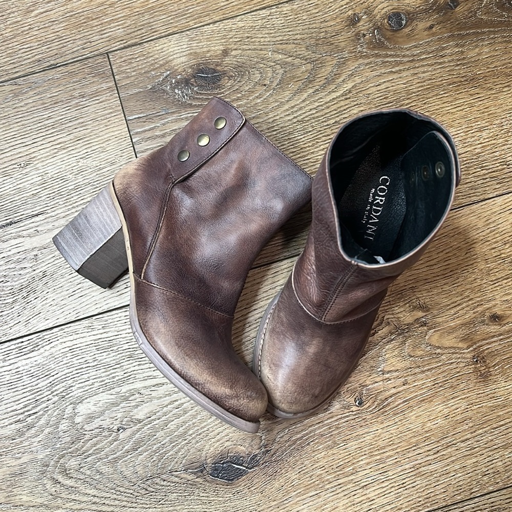 NWOB Cordani Distressed Brown Leather Ankle Boots Size 35/4.5-5US